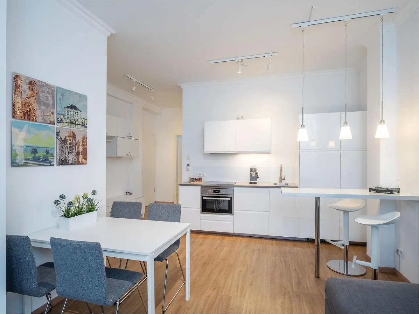 Stylisch Eingerichtete Wohnung Mitten In Muenchen! 0*, Munich Germany