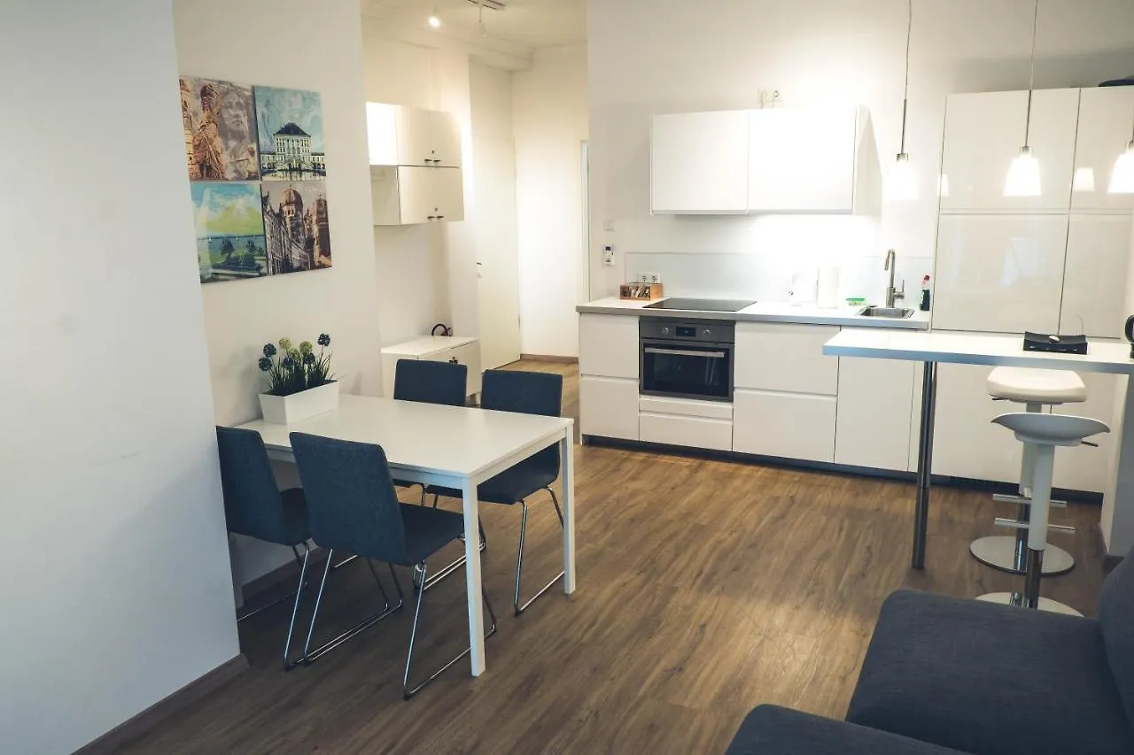 Stylisch Eingerichtete Wohnung Mitten In Muenchen! Germany